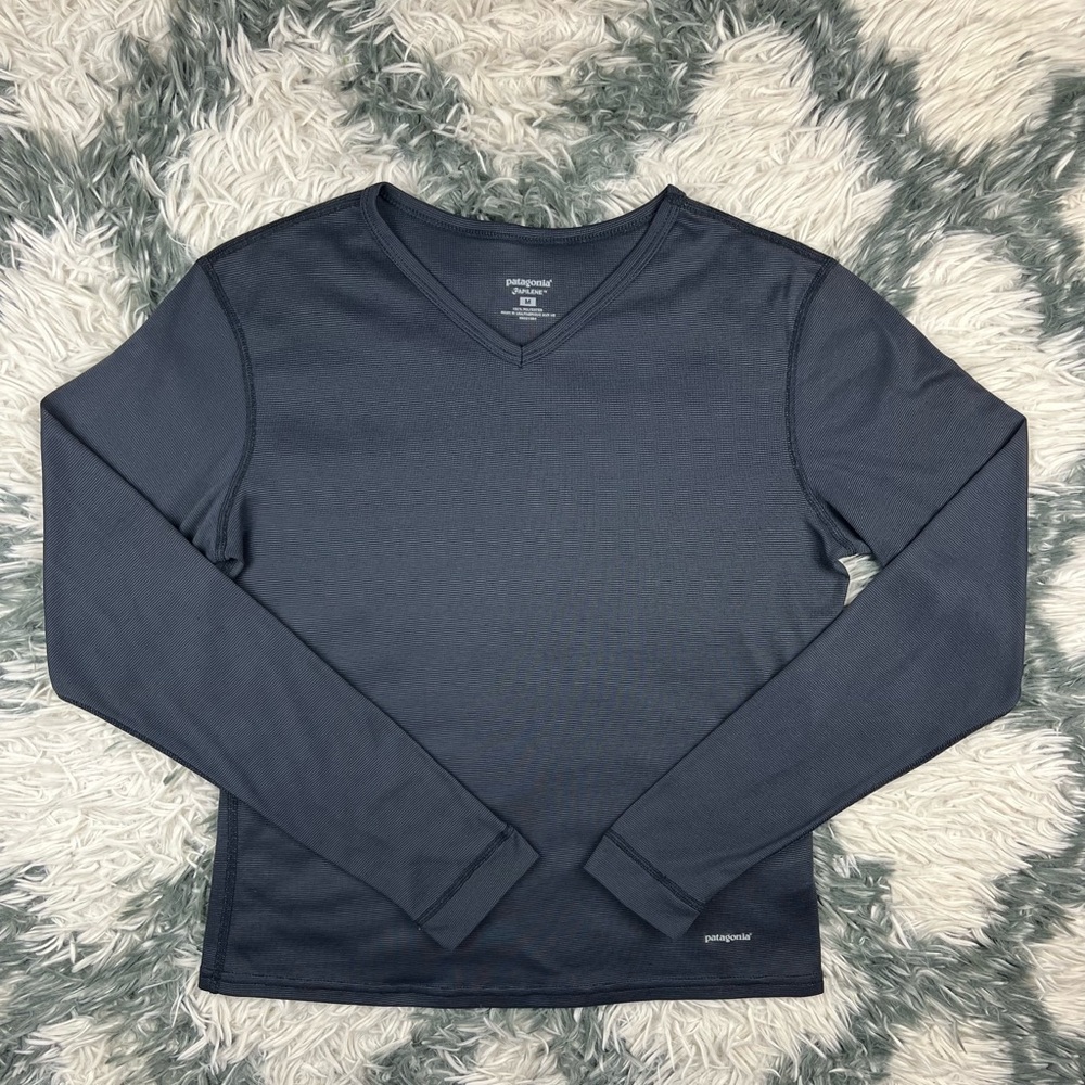 Patagonia Women's capilene Long Sleeve V-Neck T-Shirt Dark Gray Size Medium